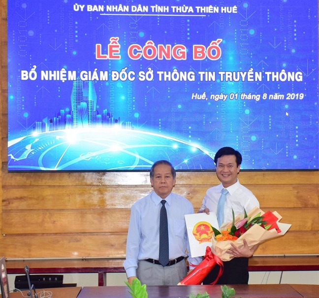 Con trai nguyên chủ tịch Thừa Thiên Huế được bổ nhiệm làm giám đốc Sở Thông tin và Truyền thông Con trai nguyen chu tich Thua Thien Hue duoc bo nhiem lam giam doc So Thong tin va Truyen thong