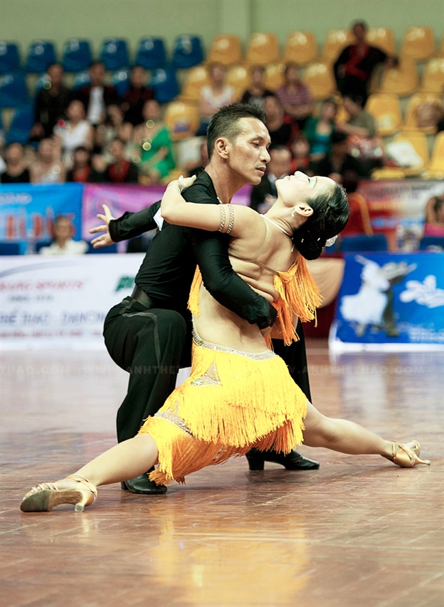 Tập thể thao có tính khiêu dâm bị phạt: Dance sport sẽ giải tán? Tap the thao co tinh khieu dam bi phat: Dance sport se giai tan?