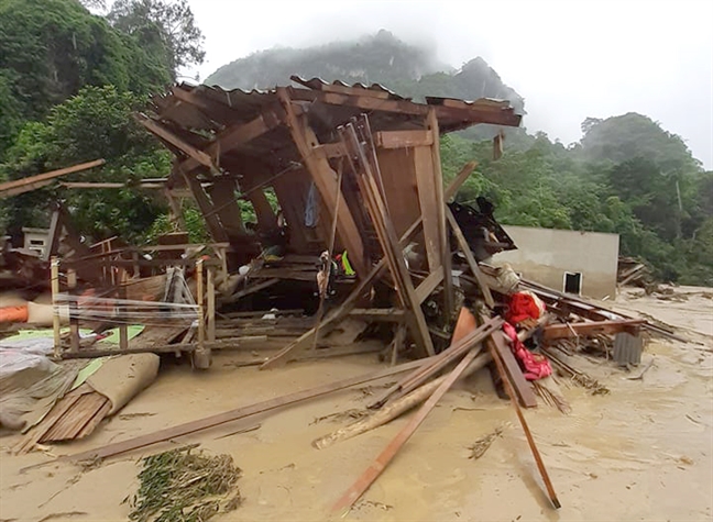 Buổi sáng kinh hoàng nơi lũ quét ập về cuốn trôi 17 người, 20 ngôi nhà Buoi sang kinh hoang noi lu quet ap ve cuon troi 17 nguoi, 20 ngoi nha