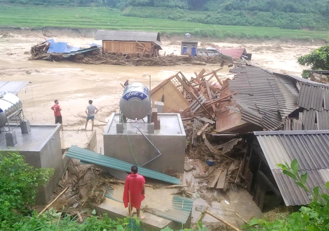 Buổi sáng kinh hoàng nơi lũ quét ập về cuốn trôi 17 người, 20 ngôi nhà Buoi sang kinh hoang noi lu quet ap ve cuon troi 17 nguoi, 20 ngoi nha