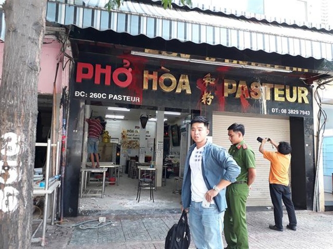 Vụ quán phở Hòa bị giang hồ liên tục tấn công: bắt giữ em rể chủ quán Vu quan pho Hoa bi giang ho lien tuc tan cong: bat giu em re chu quan