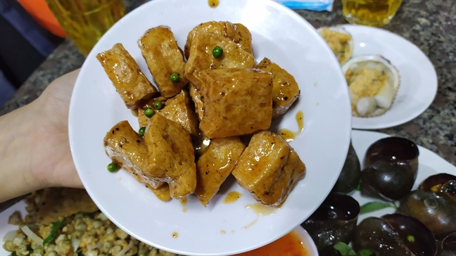 Quán nướng ‘núp lùm’ ở đường Phan Đăng Lưu, món thì ít mà phải ăn rõ nhiều Quan nuong ‘nup lum’ o duong Phan Dang Luu, mon thi it ma phai an ro nhieu