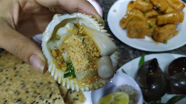 Quán nướng ‘núp lùm’ ở đường Phan Đăng Lưu, món thì ít mà phải ăn rõ nhiều Quan nuong ‘nup lum’ o duong Phan Dang Luu, mon thi it ma phai an ro nhieu