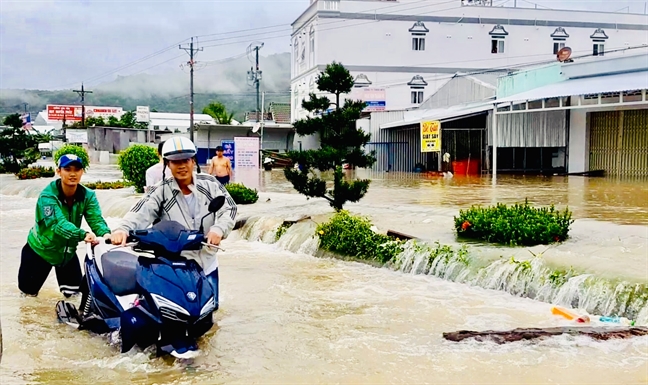 'Đảo ngọc Phú Quốc chưa bao giờ ngập như bây giờ' 'Dao ngoc Phu Quoc chua bao gio ngap nhu bay gio'