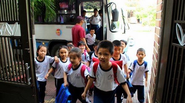 Xe ôm, giúp việc, hàng xóm... đưa trẻ đi học có trách nhiệm pháp lý gì nếu trẻ chẳng may bị tai nạn? Xe om, giup viec, hang xom... dua tre di hoc co trach nhiem phap ly gi neu tre chang may bi tai nan?