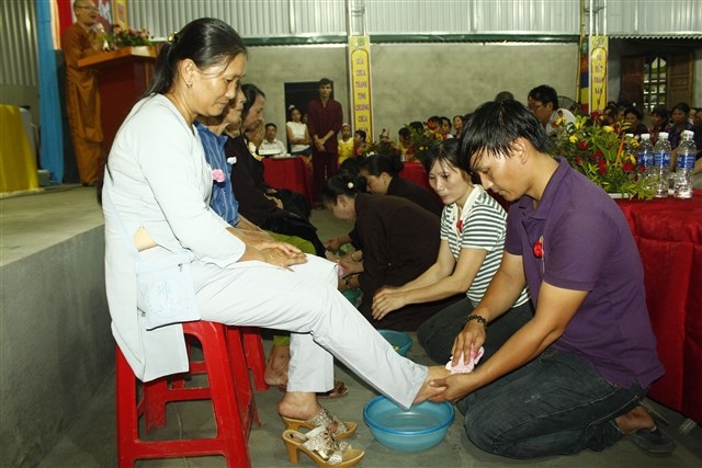 Mấy ai còn cơ hội cưng chiều cha mẹ May ai con co hoi cung chieu cha me