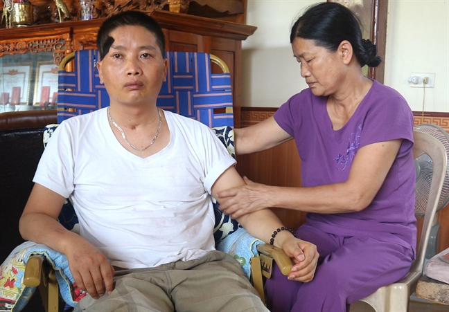 ‘Còn sức là còn hy vọng, hy vọng kỳ tích sẽ đến với con’ ‘Con suc la con hy vong, hy vong ky tich se den voi con’