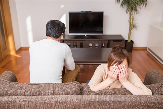 Ly hôn với gã chồng đàn bà Ly hon voi ga chong dan ba