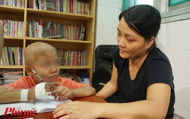 Nếu phải về nơi xa ấy, con ơi, hãy là chốn bình yên Neu phai ve noi xa ay, con oi, hay la chon binh yen