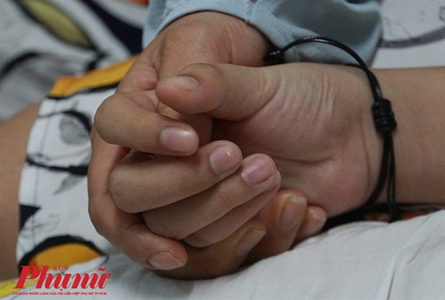 Nếu phải về nơi xa ấy, con ơi, hãy là chốn bình yên Neu phai ve noi xa ay, con oi, hay la chon binh yen