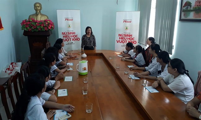 31 suất học bổng đã đến với các em nữ sinh huyện Cần Giờ, Củ Chi 31 suat hoc bong da den voi cac em nu sinh huyen Can Gio, Cu Chi
