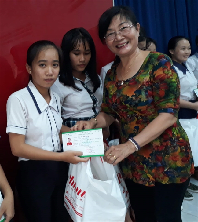 31 suất học bổng đã đến với các em nữ sinh huyện Cần Giờ, Củ Chi 31 suat hoc bong da den voi cac em nu sinh huyen Can Gio, Cu Chi