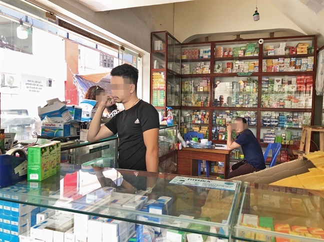 Dược sĩ 'dỏm' đứng quầy, Sở Y tế khó 'dẹp loạn'? Duoc si 'dom' dung quay, So Y te kho 'dep loan'?