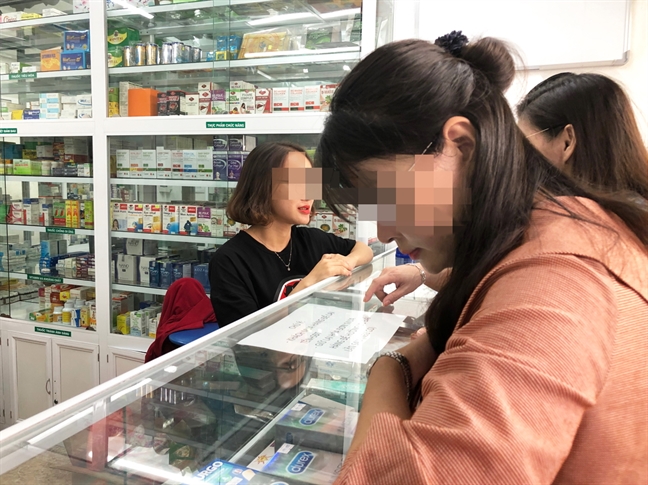 Dược sĩ 'dỏm' đứng quầy, Sở Y tế khó 'dẹp loạn'? Duoc si 'dom' dung quay, So Y te kho 'dep loan'?