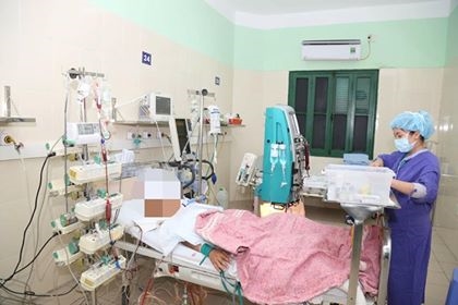 Huy động cùng lúc 6 bàn mổ để cứu 5 bệnh nhân từ một người trẻ chết não hiến tạng Huy dong cung luc 6 ban mo de cuu 5 benh nhan tu mot nguoi tre chet nao hien tang