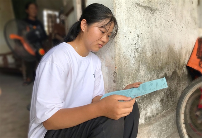 Ngậm ngùi với ý định đóng khung giấy báo trúng tuyển của cô học trò nghèo Ngam ngui voi y dinh dong khung giay bao trung tuyen cua co hoc tro ngheo