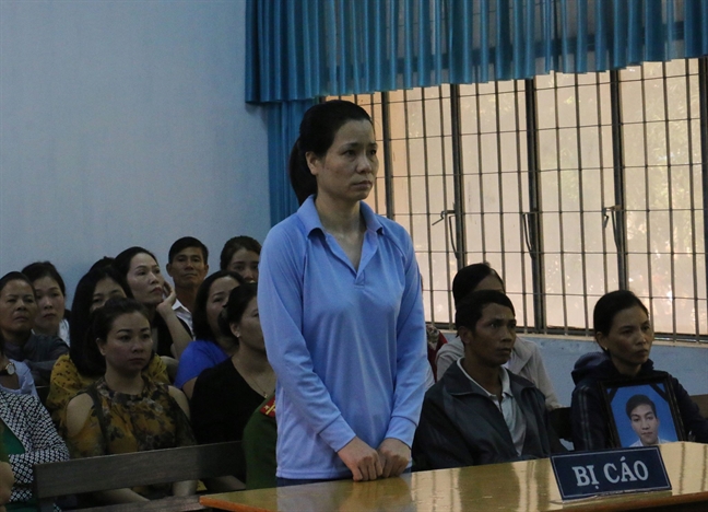 Đâm chết người tình, nữ tiếp thị bia lãnh án 15 năm tù Dam chet nguoi tinh, nu tiep thi bia lanh an 15 nam tu