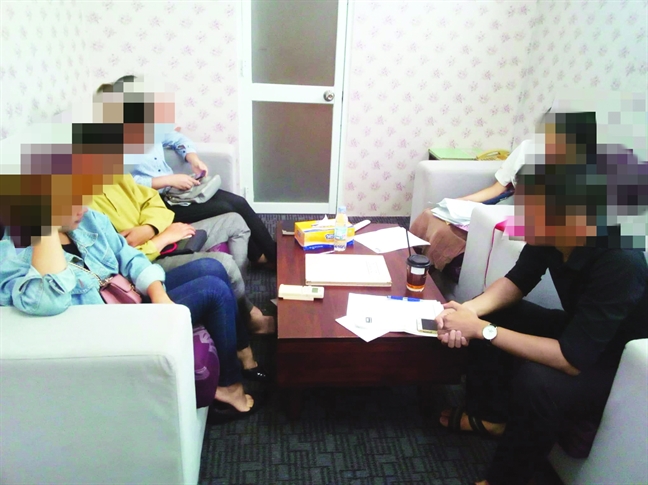 Thêm nhiều người ôm hận vì tin 'nữ tổng giám đốc siêu lừa 9X' Them nhieu nguoi om han vi tin 'nu tong giam doc sieu lua 9X'