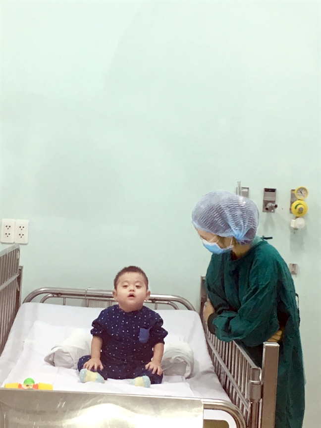 Bé trai được cứu sống từ ca ghép gan sinh tử Be trai duoc cuu song tu ca ghep gan sinh tu