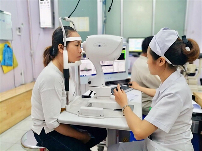 Giao lưu trực tuyến: Chăm sóc mắt ở lứa tuổi học đường Giao luu truc tuyen: Cham soc mat o lua tuoi hoc duong