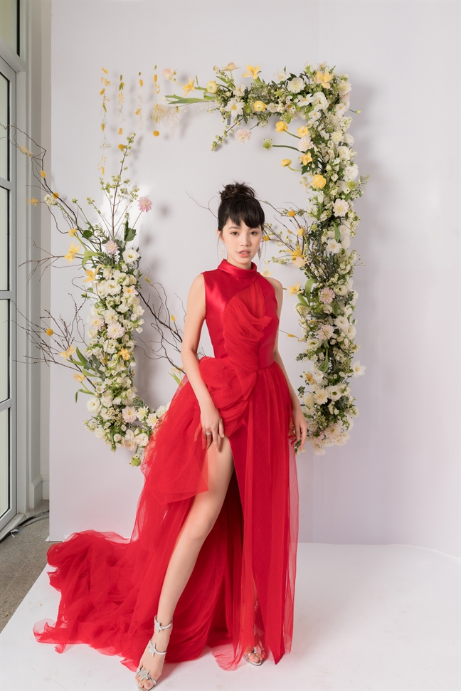 Mỹ nhân V-biz đọ sắc với váy cưới My nhan V-biz do sac voi vay cuoi