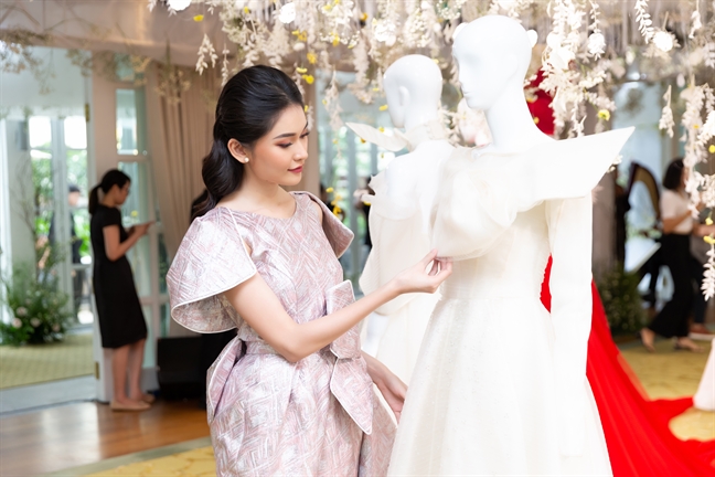Mỹ nhân V-biz đọ sắc với váy cưới My nhan V-biz do sac voi vay cuoi