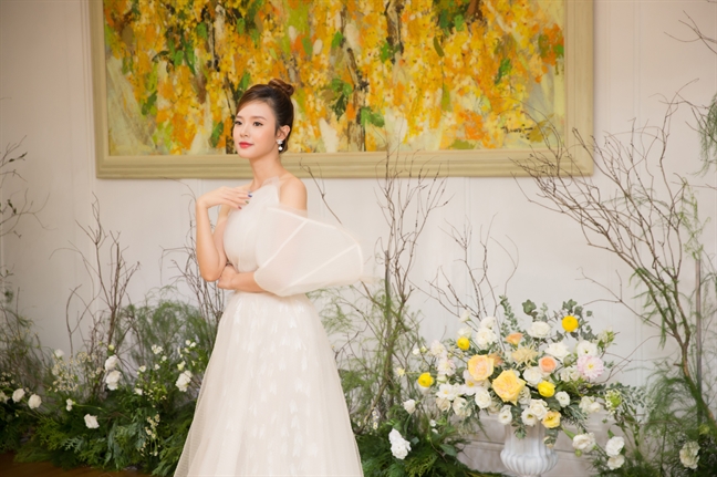 Mỹ nhân V-biz đọ sắc với váy cưới My nhan V-biz do sac voi vay cuoi