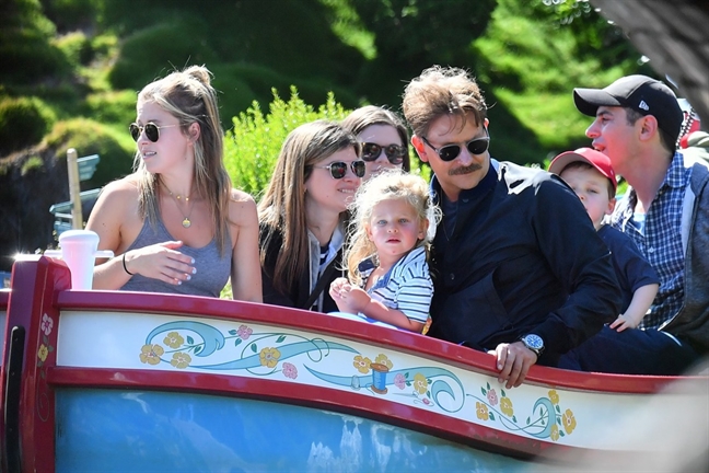 Ngoại hình khó nhận ra của Bradley Cooper sau chia tay siêu mẫu Irina Shayk Ngoai hinh kho nhan ra cua Bradley Cooper sau chia tay sieu mau Irina Shayk