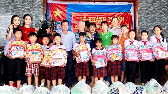 Có một người phụ nữ ở Q.6... Co mot nguoi phu nu o Q.6...