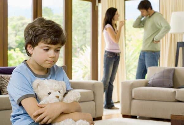 Mẹ ly hôn bố đi Me ly hon bo di