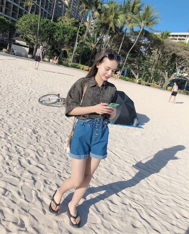 Hoa hậu Thế giới Nhật Bản trông như 'cô bé' cả về nhan sắc lẫn chiều cao Hoa hau The gioi Nhat Ban trong nhu 'co be' ca ve nhan sac lan chieu cao