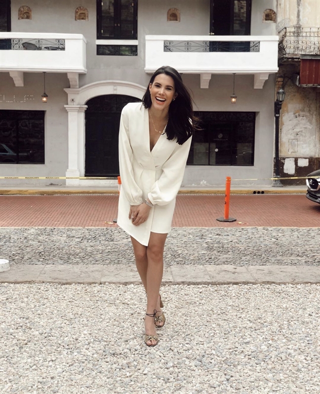 Gu thời trang đầy mê hoặc của Hoa hậu Quốc tế 2018 vừa đến Việt Nam Gu thoi trang day me hoac cua Hoa hau Quoc te 2018 vua den Viet Nam