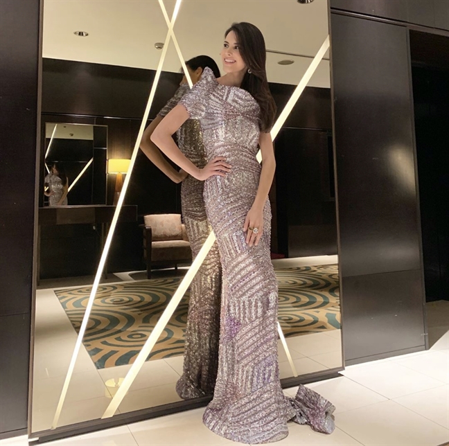 Gu thời trang đầy mê hoặc của Hoa hậu Quốc tế 2018 vừa đến Việt Nam Gu thoi trang day me hoac cua Hoa hau Quoc te 2018 vua den Viet Nam