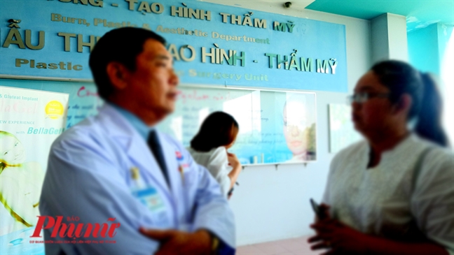 Làm đẹp ở bệnh viện công, bất ngờ bị bác sĩ cho dùng hàng không rõ nguồn gốc Lam dep o benh vien cong, bat ngo bi bac si cho dung hang khong ro nguon goc