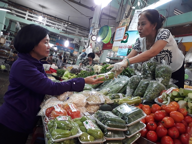 Nghỉ lễ 2/9, chợ vắng, tiểu thương ế ẩm Nghi le 2/9, cho vang, tieu thuong e am