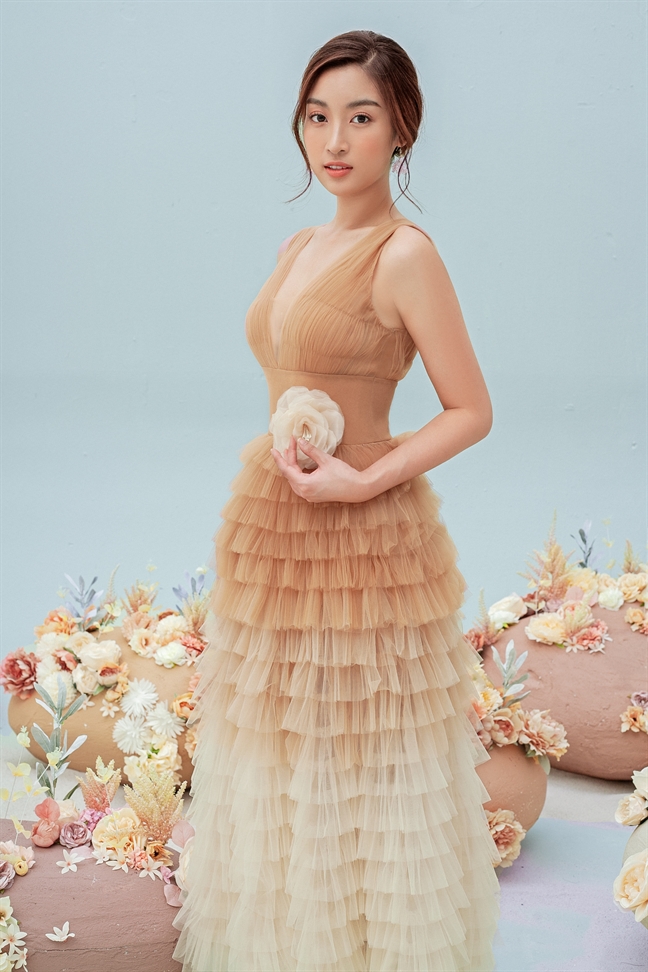Đỗ Mỹ Linh gợi ý loạt váy xuyên thấu cho nàng chuộng phong cách gợi cảm Do My Linh goi y loat vay xuyen thau cho nang chuong phong cach goi cam