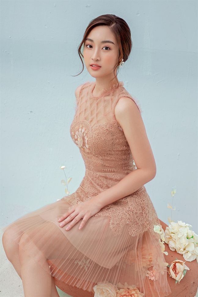 Đỗ Mỹ Linh gợi ý loạt váy xuyên thấu cho nàng chuộng phong cách gợi cảm Do My Linh goi y loat vay xuyen thau cho nang chuong phong cach goi cam