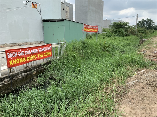 Dân khốn khổ vì rạch Cầu Dừa bị dự án Thăng Long Home xóa sổ Dan khon kho vi rach Cau Dua bi du an Thang Long Home xoa so