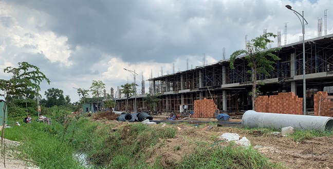 Dân khốn khổ vì rạch Cầu Dừa bị dự án Thăng Long Home xóa sổ Dan khon kho vi rach Cau Dua bi du an Thang Long Home xoa so