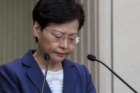 Bà Carrie Lam: 'Không từ chức là lựa chọn của riêng tôi' Ba Carrie Lam: 'Khong tu chuc la lua chon cua rieng toi'