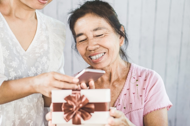 Bà mẹ vợ quá quắt, nhiều yêu sách Ba me vo qua quat, nhieu yeu sach