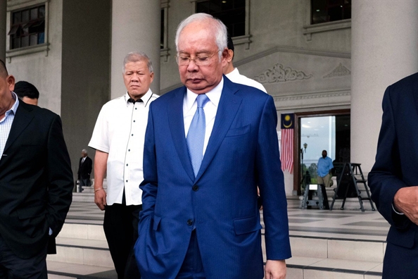 Cựu Thủ tướng Malaysia ‘mượn tay’ Trung Quốc để giải quyết nợ nần Cuu Thu tuong Malaysia ‘muon tay’ Trung Quoc de giai quyet no nan