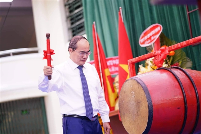 Bí thư Thành ủy TP.HCM: Học sinh không chỉ học giỏi, phải là người con hiếu thảo Bi thu Thanh uy TP.HCM: Hoc sinh khong chi hoc gioi, phai la nguoi con hieu thao