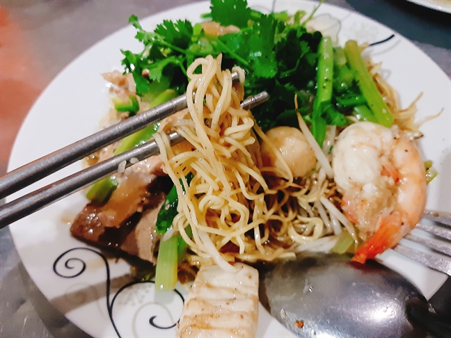 Tiệm mì cha truyền con nối, khách quen thưởng thức mười mấy năm không chán Tiem mi cha truyen con noi, khach quen thuong thuc muoi may nam khong chan