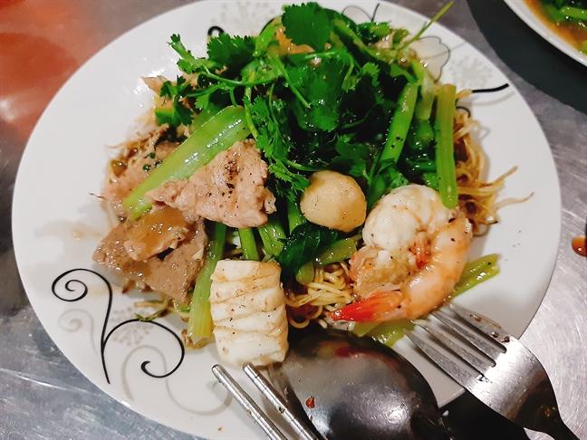 Tiệm mì cha truyền con nối, khách quen thưởng thức mười mấy năm không chán Tiem mi cha truyen con noi, khach quen thuong thuc muoi may nam khong chan