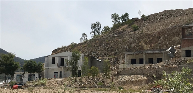Khánh Hòa: Doanh nghiệp bất động sản đua nhau cạo trọc núi Cô Tiên Khanh Hoa: Doanh nghiep bat dong san dua nhau cao troc nui Co Tien