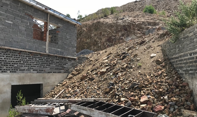Khánh Hòa: Doanh nghiệp bất động sản đua nhau cạo trọc núi Cô Tiên Khanh Hoa: Doanh nghiep bat dong san dua nhau cao troc nui Co Tien