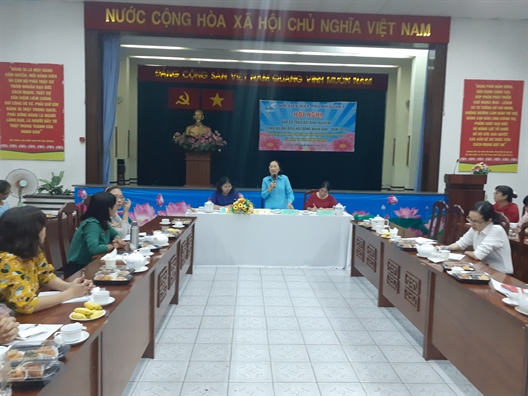 Nữ Hội đồng nhân dân quận 5 bàn giải pháp chống rác thải nhựa Nu Hoi dong nhan dan quan 5 ban giai phap chong rac thai nhua
