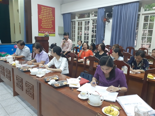Nữ Hội đồng nhân dân quận 5 bàn giải pháp chống rác thải nhựa Nu Hoi dong nhan dan quan 5 ban giai phap chong rac thai nhua