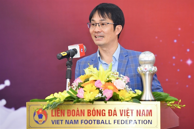 Vinamilk trao thưởng chúc mừng đội tuyển bóng đá nữ quốc gia vô địch Đông Nam Á 2019 Vinamilk trao thuong chuc mung doi tuyen bong da nu quoc gia vo dich Dong Nam A 2019